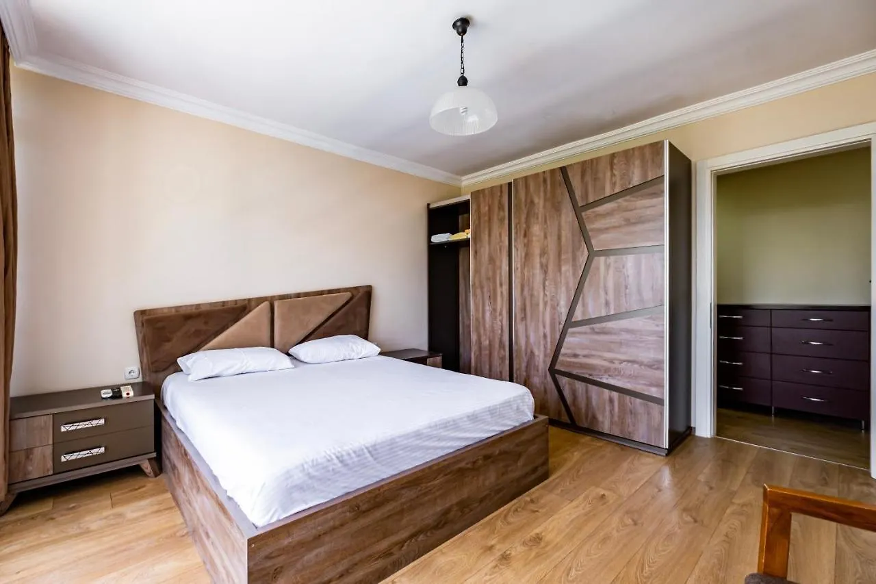 Jash Bedrooms Миляс Проживание в семье